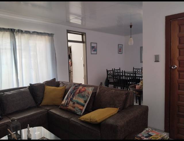 4 BEDROOM HOUSE FOR SALE IN ROTHDENE